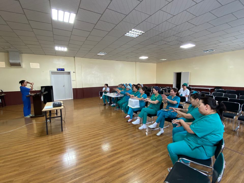 Туслах сувилагч нарт зориулсан сургалт зохион байгууллаа.