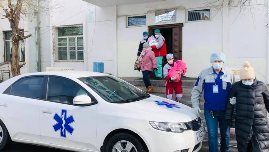 НИЙСЛЭЛИЙН ӨРГӨӨ АМАРЖИХ ГАЗАР 52 ЭХИЙГ ГЭРТ НЬ ХҮРГЭЖ АЖИЛЛАСАН БАЙНА